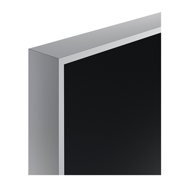 черная дверь с алюминиевой кромкой цвета серебро